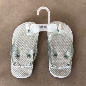 Toddler Girls Silver FLIP-FLOPS - Size 7/8 - New!